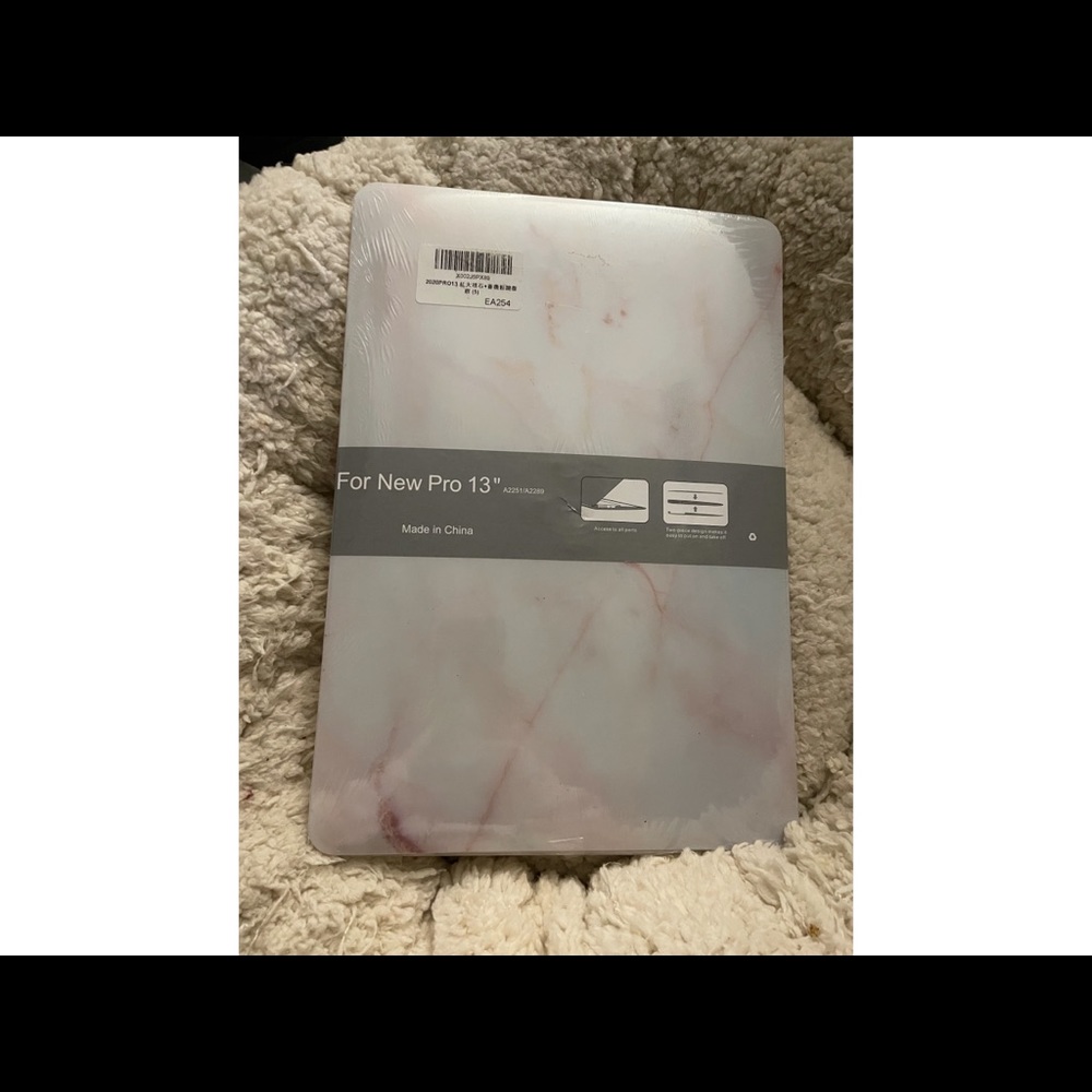 MacBook Pro- Hard shell cover case & Keyboard cover